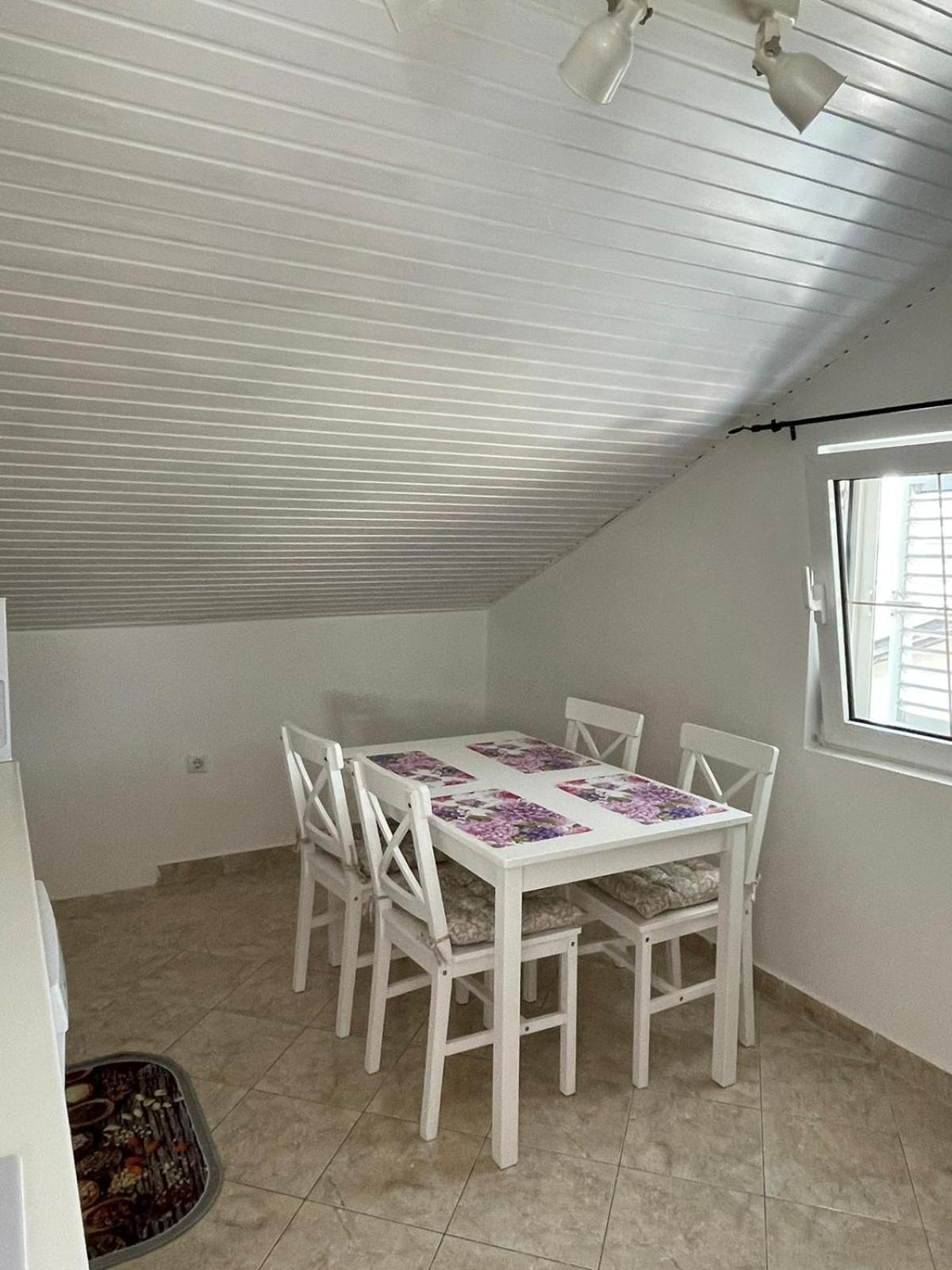 ויר Apartmani Ira חדר תמונה