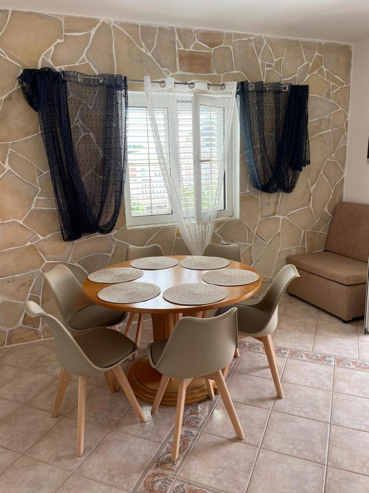 ויר Apartmani Ira חדר תמונה